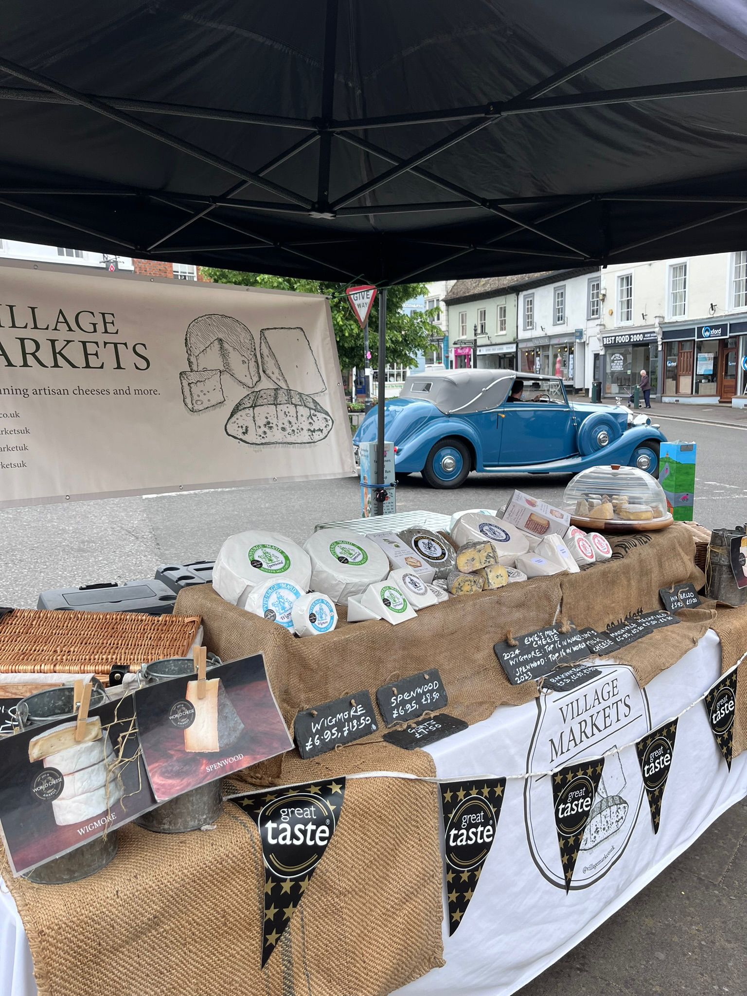 Faringdon market stall with 1930s Derby Bentley